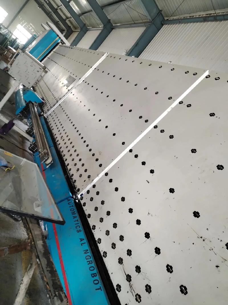 伊犁宇科商貿(mào)#中空玻璃生產(chǎn)線 #生產(chǎn)車間現(xiàn)場 #鋼化